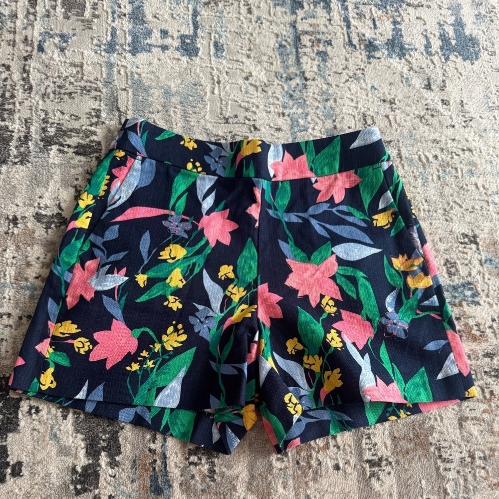 J. crew ⛵️navy Floral Women's 🌺 Shorts 4" inseam